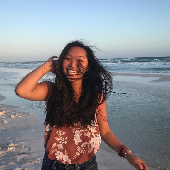 Meet your Posher, Erika - Picture 1 of 1